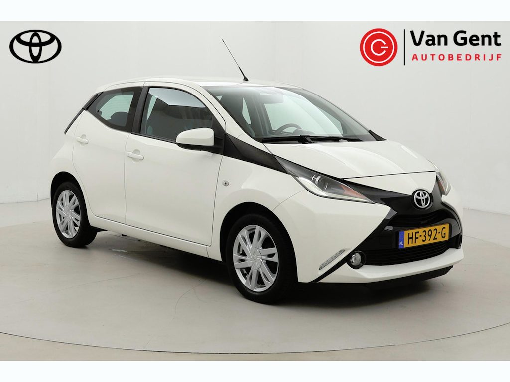Toyota Aygo 1.0 VVT-i x-play | Airco | Camera | 15 inch | Bluetooth | Elektrische ramen voor