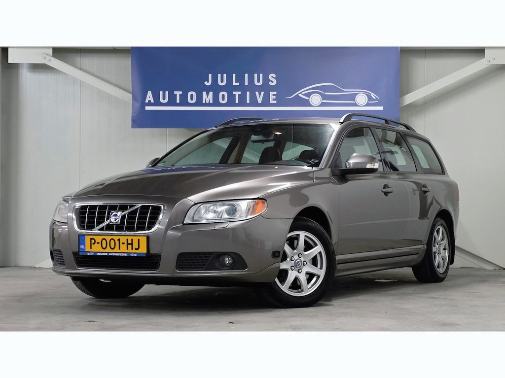 Volvo V70 2.5T Kinetic Onderhoud Leer Trekhaak PerformanceSound Mooi!