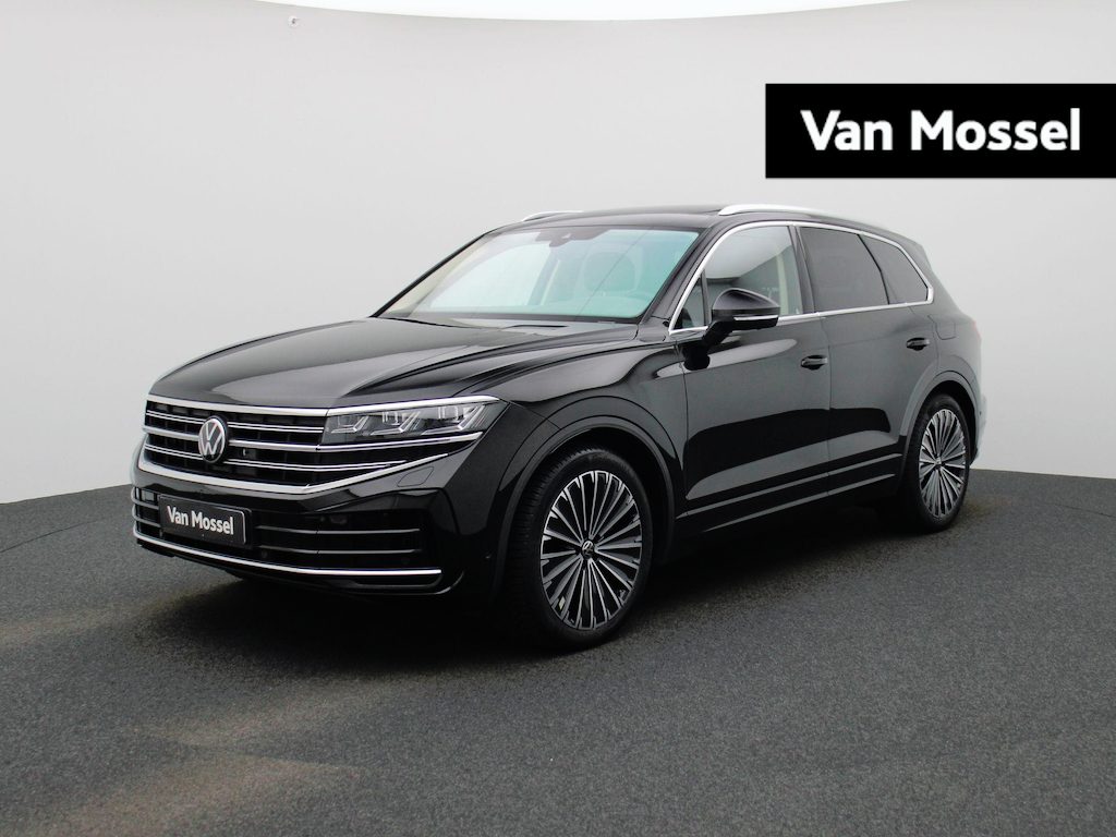 Volkswagen Touareg 3.0 TSi eHybrid 4MOTION Elegance 381 PK | V6 | Luchtvering | Plug-In | Nightvision | Panorama Dak | Trekhaak | Head-Updisplay | Stoelverwarming Voor & Achter | Dynaudio | Geheugenfunctie stoelen | Dealer Onderhouden