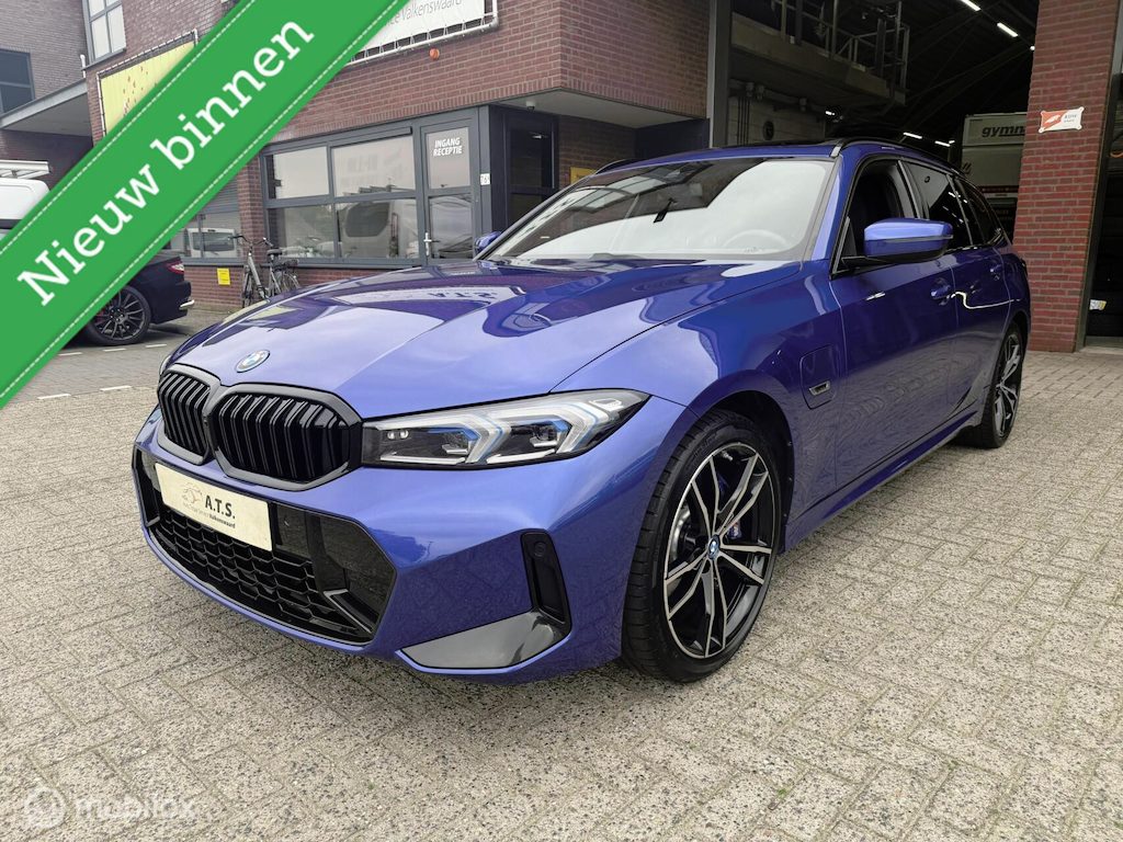 BMW 3-Serie Touring 330e M-SPORT*PANO-DAK*HUD*CAMERA*LED*