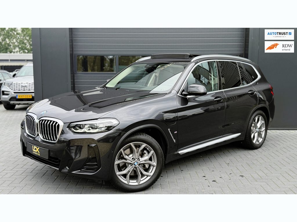 BMW X3 XDrive30e High Executive Pano|Trekhaak|Leder