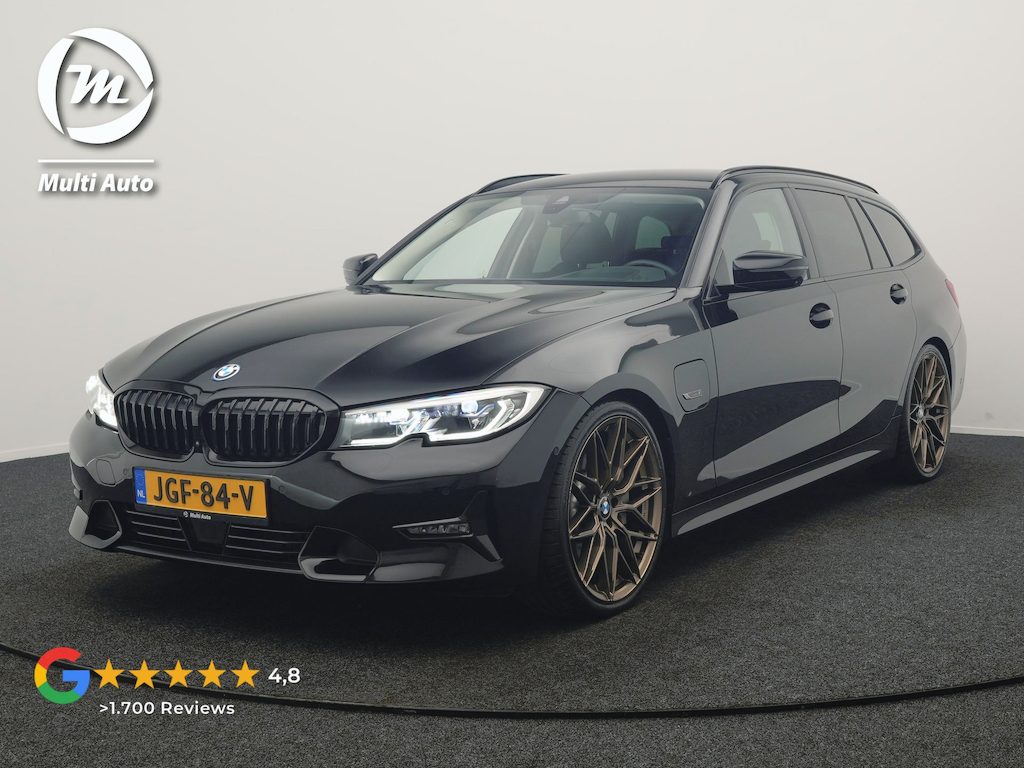 BMW 3-Serie Touring 330e Sportline PHEV 293pk Dealer O.H. | SOH 86,2% | Trekhaak Af Fabriek | Head Up | Adaptive Cruise | Laser LED | 360 Camera | Lederen Sportstoelen Memory & Verwarmd | Stuur Verwarmd | Keyless | BLIS | Sfeerverlichting | Apple Ca