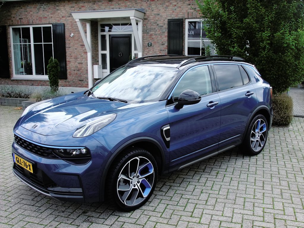 Lynk & Co 01 1.5 , 360 camera , pano/schuifdak . Led , Adap-cruise , Carplay enz.