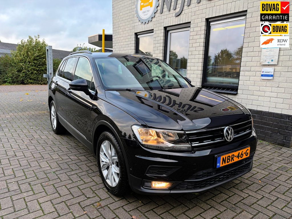 Volkswagen Tiguan 1.5 TSI ACT Comfortline Business / Add. Cruise / Carplay / Camera / PDC / Stuur en stoelverw. / Digitaal display