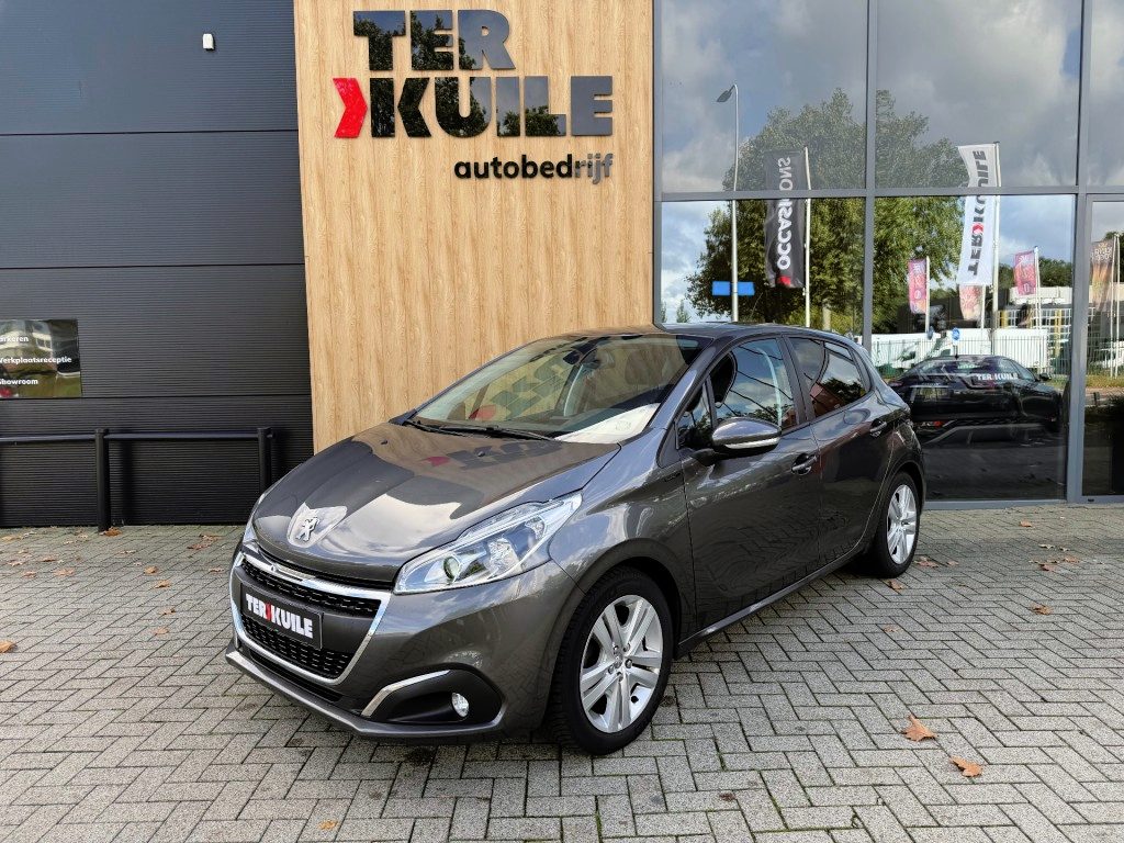 Peugeot 208 1.2 PureT. Signature / CarPlay
