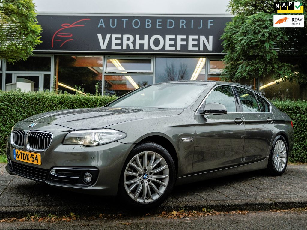 BMW 5-Serie 520i Luxury Edition NAP/STOELVERWARMING/MEMORY/TREKHAAK/LEDEREN BEKLEDING/ELEKTRISCHE STOELEN/CRUISE CONTROL/PDC