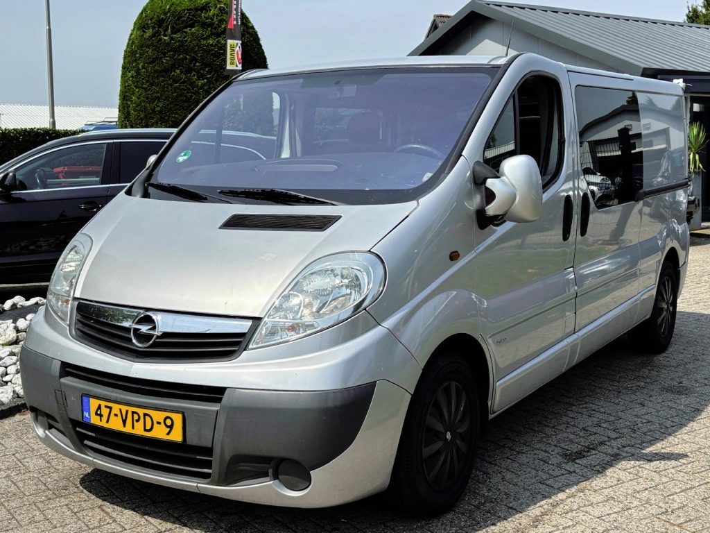 Opel Vivaro 2.5 CDTI Lang Dubbele Cabine 2011 MARGE DC Automaat