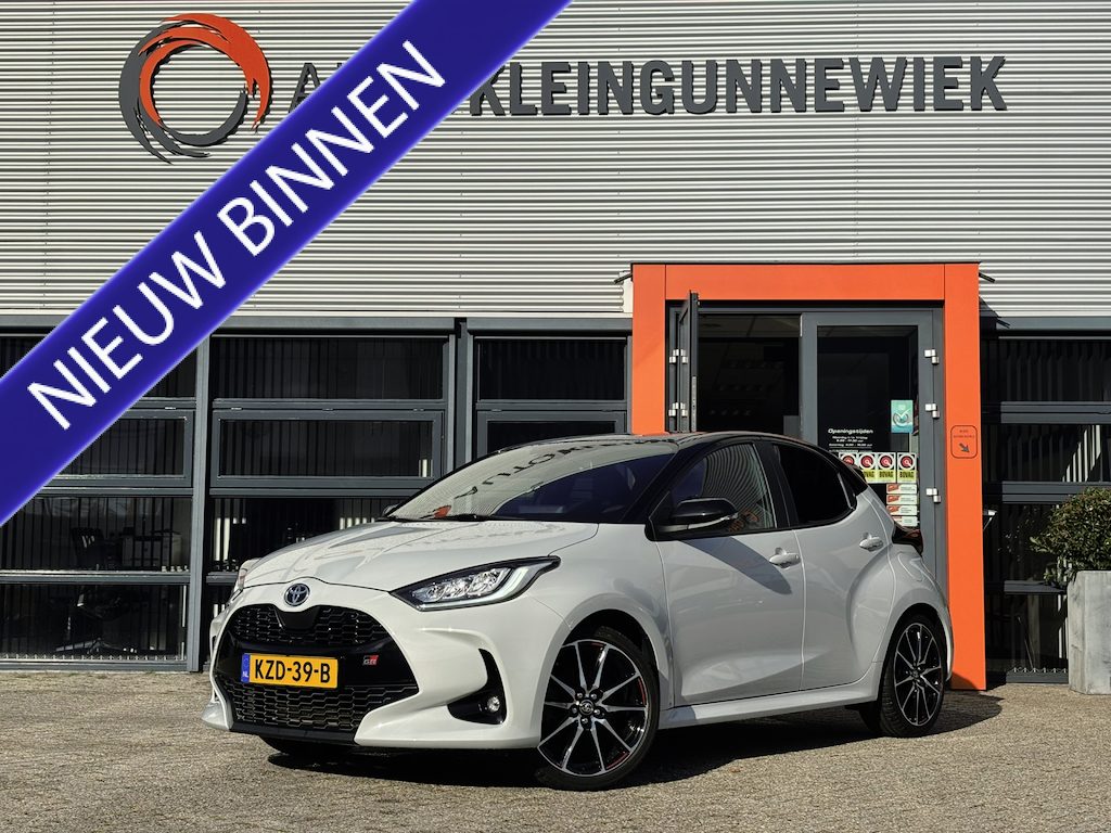 Toyota Yaris 1.5 Hybrid GR Sport / JBL Audio / Camera / Applecarplay/AndroidAuto / Navi / Stoelverwarming /