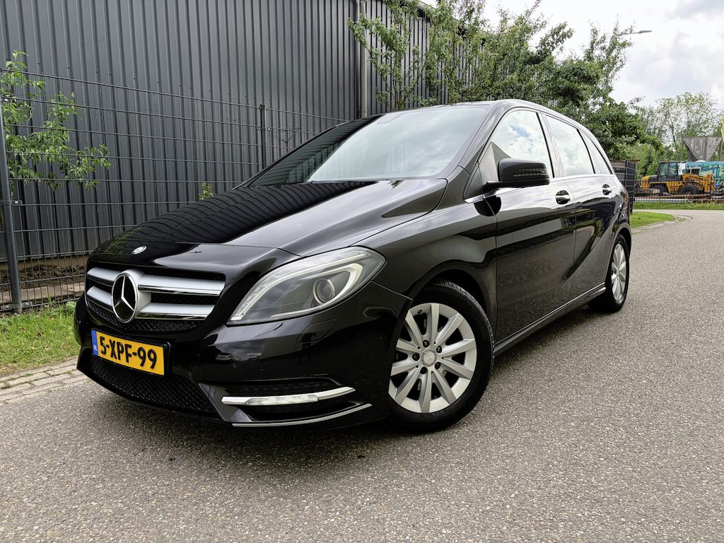 Mercedes-Benz B-klasse 180 Ambition / AUTOMAAT / NAVI / AIRCO / CRUISE / 174dkm! NAP!