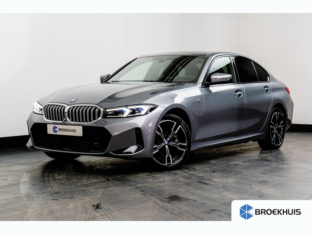 BMW 3-Serie 330e M Sport Edition 292PK | M-Sport | Laser LED Koplampen | Elek. Stoelen Incl. geheugen | Ledere Bekleding | Adaptieve Cruise Control