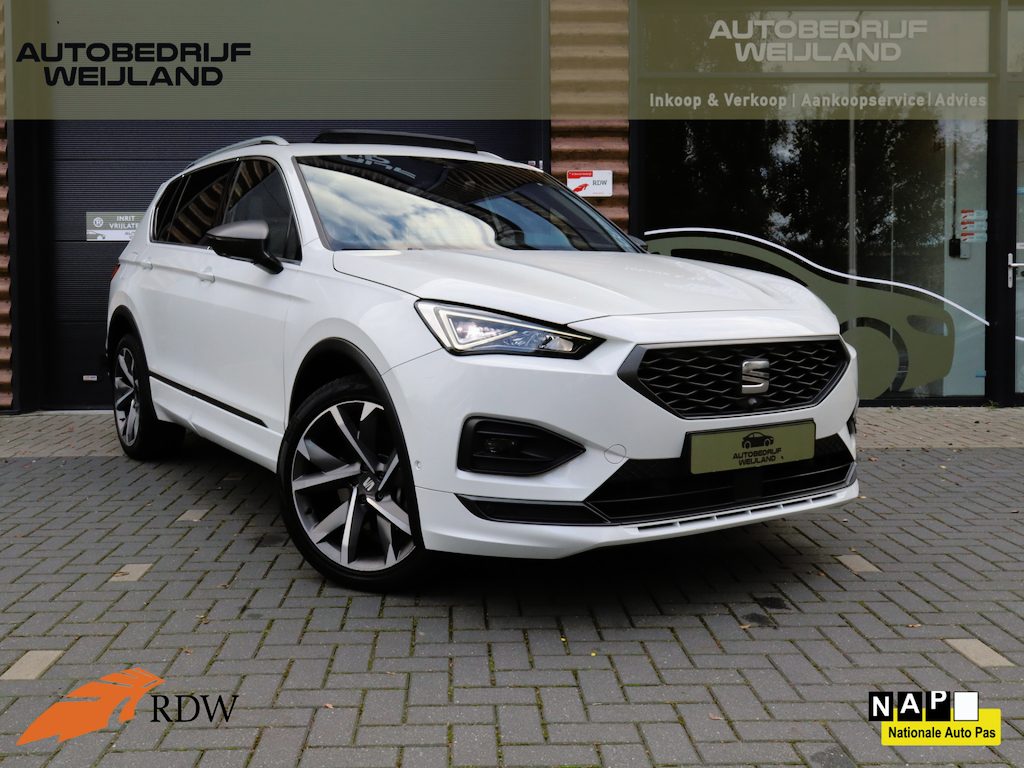 SEAT Tarraco 1.4 TSI e-Hybrid PHEV FR NIEUWSTAAT BTW-auto SOH 93% I FR I Leer I Pano I Trekhaak 1800KG I Camera I 20" I Winterpakket I Led I 245 PK I Virtual I