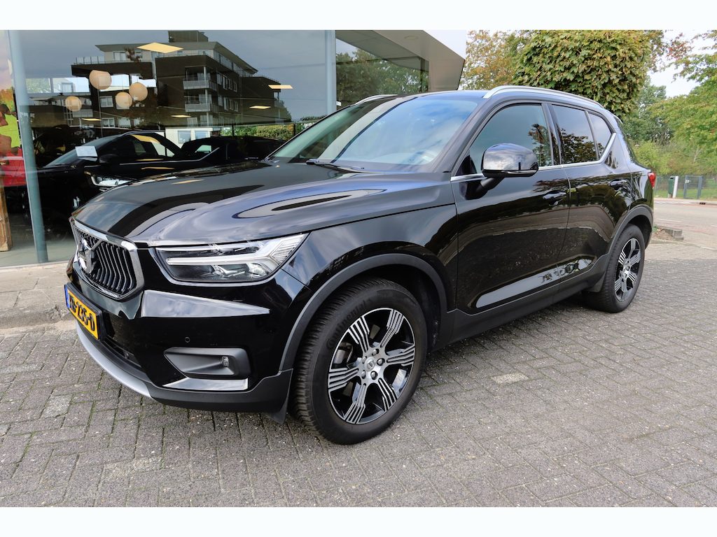 Volvo XC40 2.0 T4 190 PK Inscription I LEER I TREKHAAK I ALL-SEASON