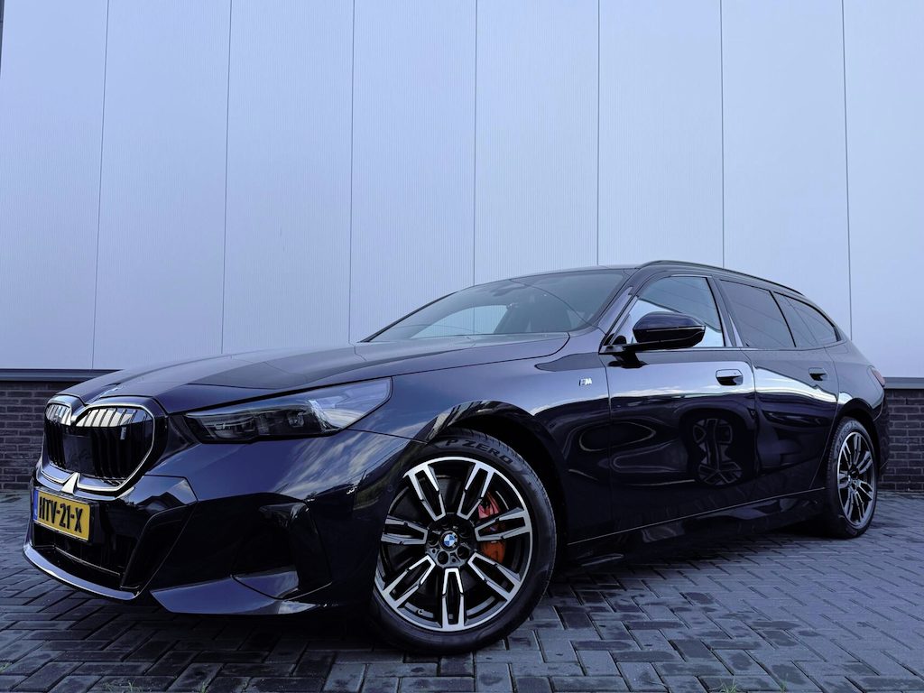 BMW i5 Touring - MSportPro - Bowers&Wilkins - NAP - Ambiant