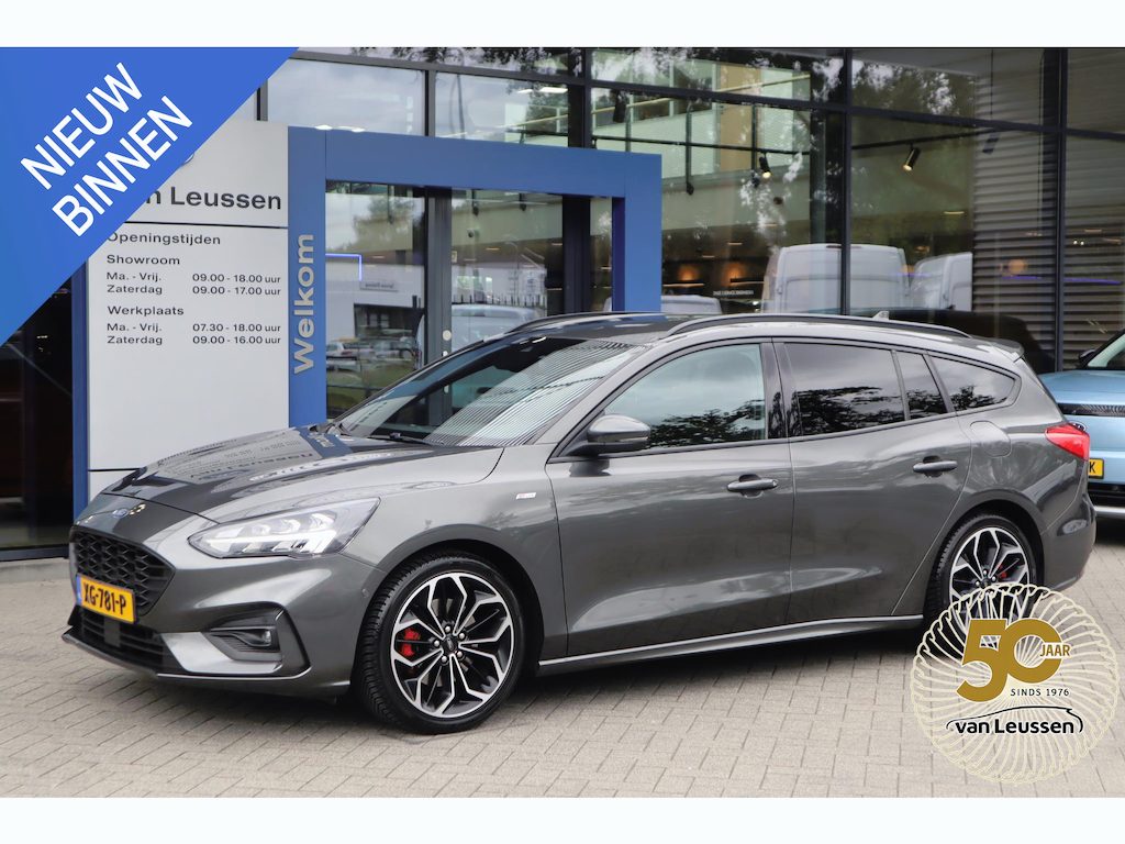 Ford Focus Wagon 125PK ST-LINE BUSINESS TREKHAAK WINTERPACK AD-CRUISE 18"LM-VELGEN KEYLESS P-SENSOREN