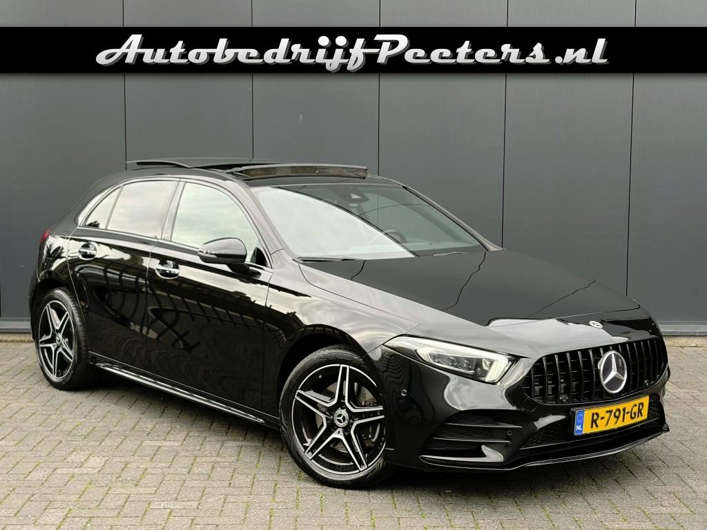 Mercedes-Benz A-klasse A 250e AMG Night 1e eig. Pano Camera Sfeerlicht Multibeam Carplay NL-auto