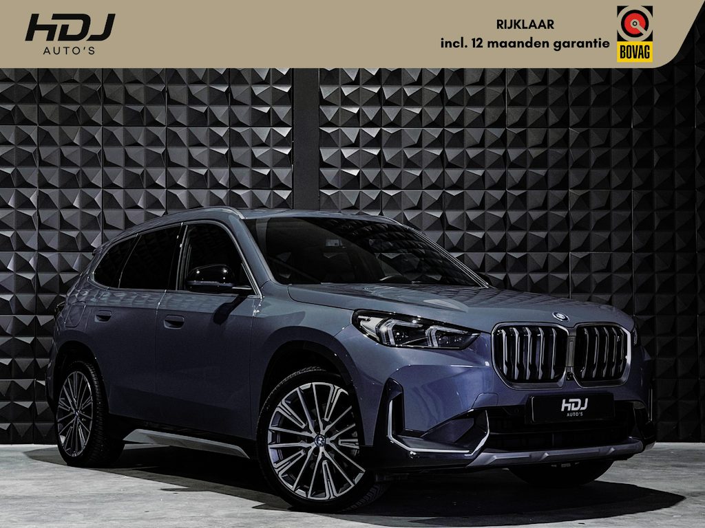 BMW iX1 xDrive30 Launch Ed. 67 kWh | Pano | 20"| Drive Pro | Adap. Li | | HUD | H/K | Leer | Topv.  Memo |