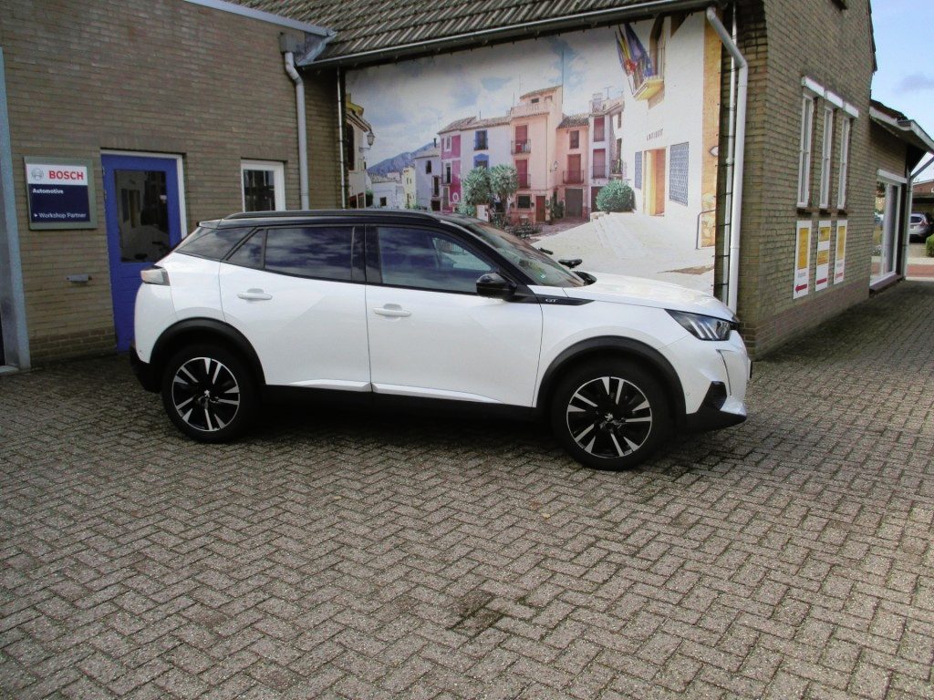 Peugeot 2008 1.2 PURETECH GT PACK  Camera