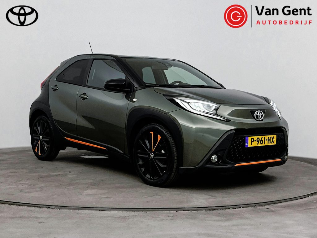 Toyota Aygo X 1.0 VVT-i S-CVT Limited | Stoelverwarming | JBL | LED | Adaptive Cruise | Apple Carplay / Android Auto | Keyless | Parkeersensoren voor/achter | Clima | Camera | 18 inch