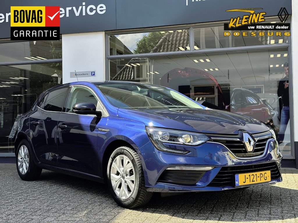 Renault Megane IV TCe 140 EDC Limited | All seasonbanden | Parkeersensoren achter | Navigatiesysteem | Automaat | Goed onderhouden |