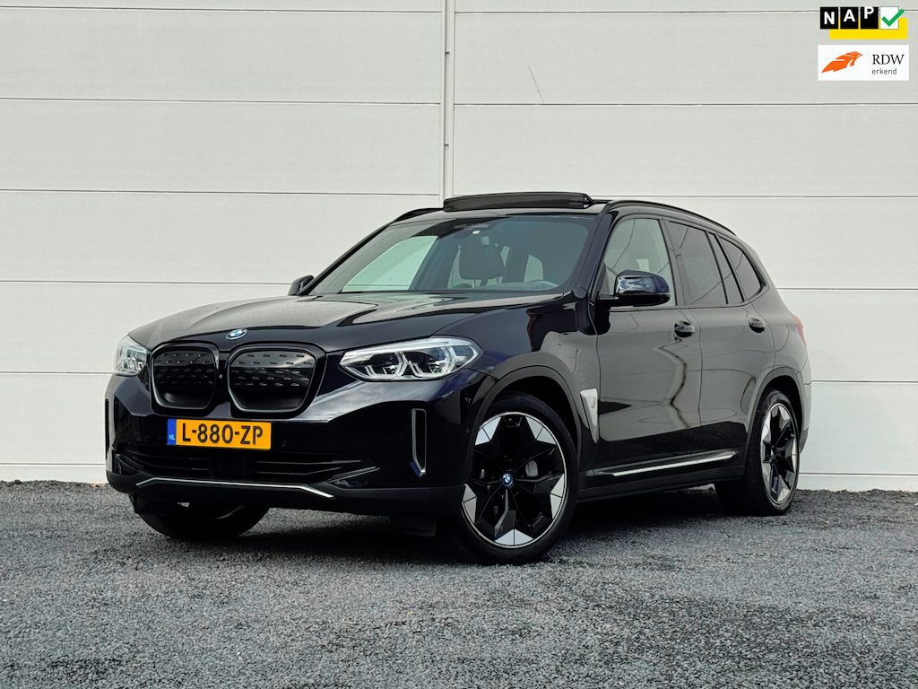 BMW iX3 High Exe 80kWh Org NL Pano Head up HK SOH 98,3% Apple 360 Cam Mem seats Dodehoek detectie Lane assist Sfeer
