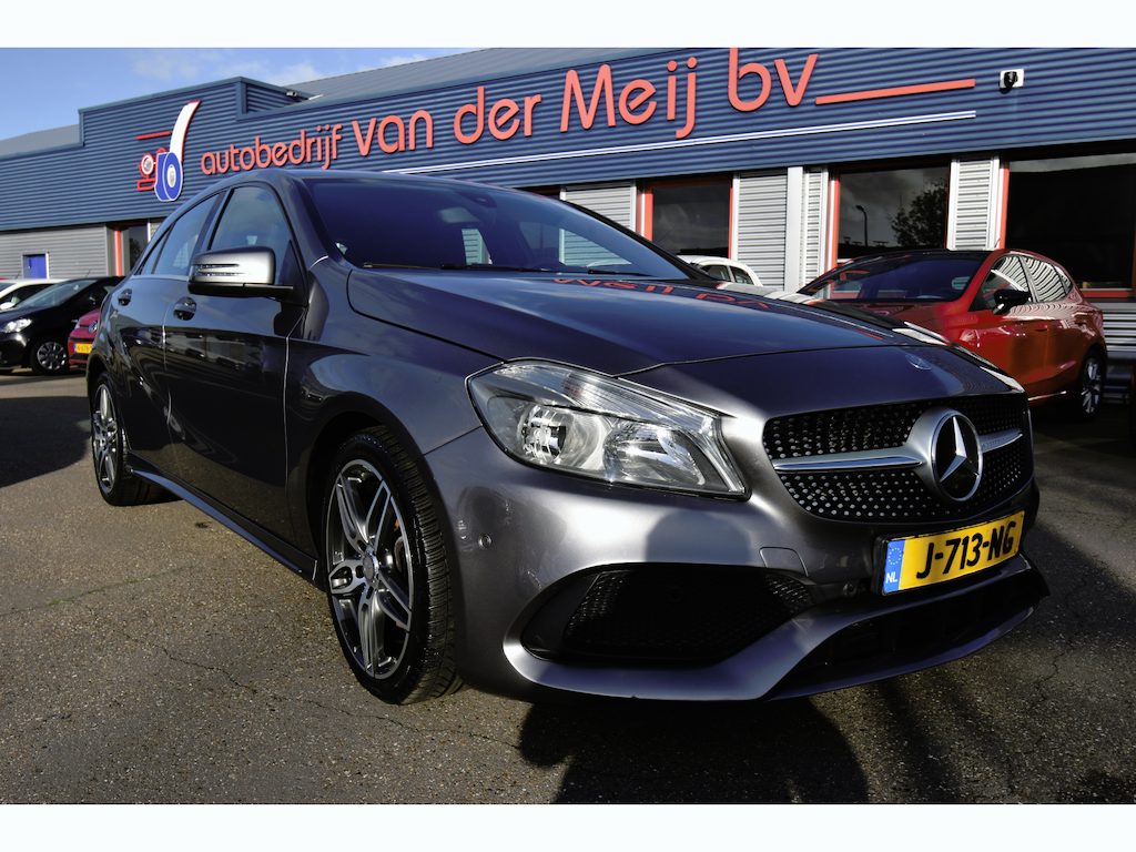 Mercedes-Benz A-klasse 160 AMG Night Edition Plus , AIRCO ,  PDC V+A , NAVI , LMV18 ,