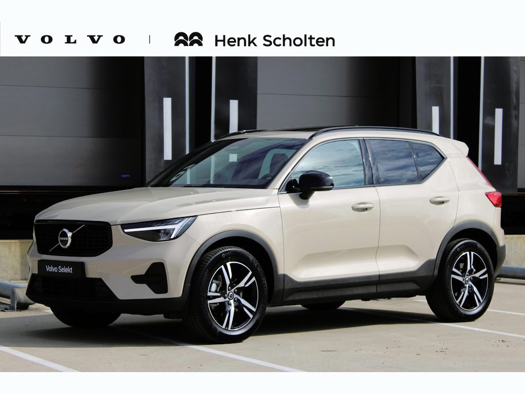 Volvo XC40 B4 Plus Dark | Panoramadak | Trekhaak | Verwarmbare voorstoelen en stuurwiel | Premium audio by Harman Kardon | Adaptieve cruise control
