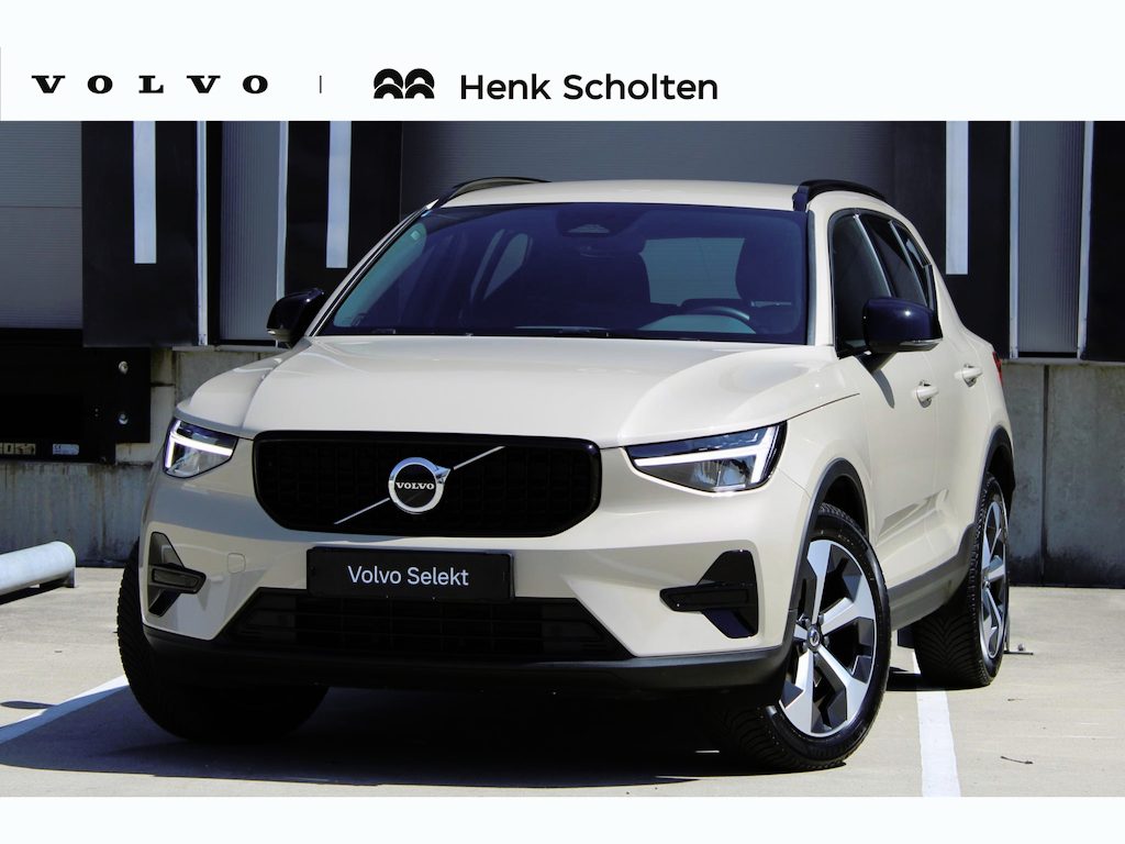 Volvo XC40 B4 Plus Dark | Trekhaak | Verwarmbare voorstoelen en stuurwiel | Premium audio by Harman Kardon | Adaptieve cruise control |