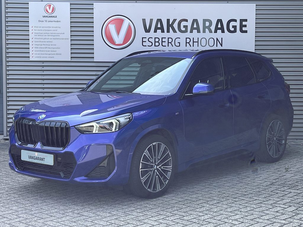 BMW X1 sDrive18i High Executive M-SPORT NIEUW MODEL! AUTOMAAT,NAVI,CAM,VIRTUAL,ELEKT.STOEL,20INCH,TREKHAAK