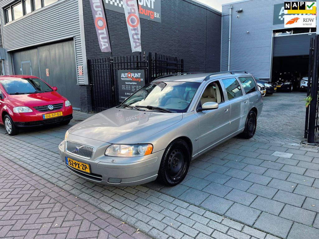 Volvo V70 2.4 D5 Summum Trekhaak Airco NAP APK 1 Jaar