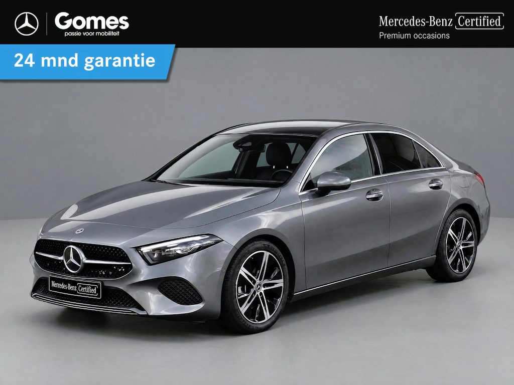 Mercedes-Benz A-klasse 180 Star Edition Luxury Line | Trekhaak Wegklapbaar | Achteruitrijcamera | Stoelverwarming | Sfeerverlichting | Multibeam LED | Dodehoekassistentie | Keyless-GO