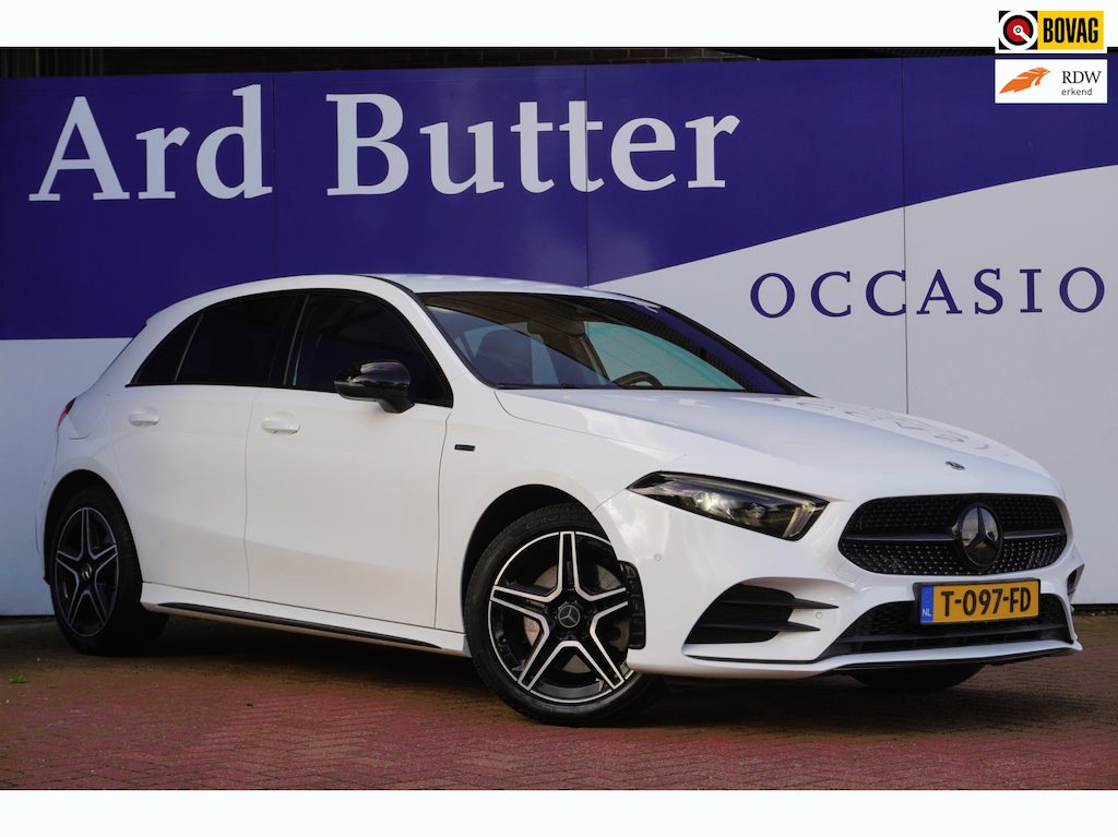 Mercedes-Benz A-klasse 250 e Business Line AMG PHEV / Camera / Navi / Sfeer-verl / Stoelverwarm. / LED / = DECEMBER 2020 !!