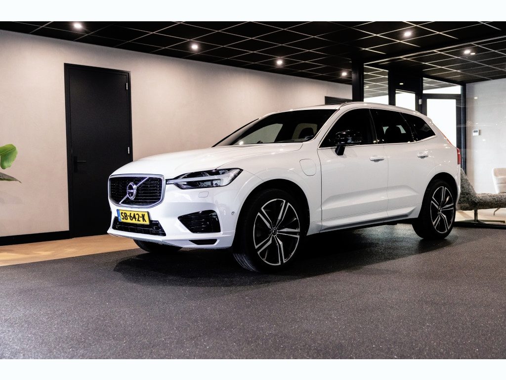 Volvo XC60 2.0 T8 AWD R-Design | B&W | 360 Cam | Stoelventilatie | Trekhaak |
