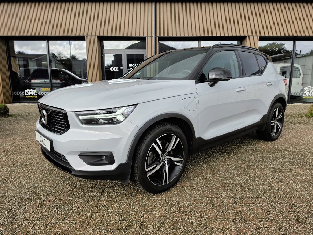 Volvo XC40 R Design Recharge Plug-In Hybrid Lane Assist | Trekhaak | Camera | Nubuck/Sportstoelen | 19 inch | verkeersbordherkenning