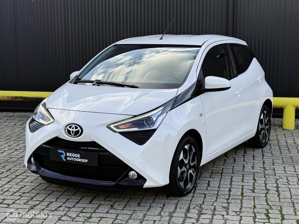 Toyota Aygo 1.0 VVT-i x-play CAMERA | CARPLAY | TOPSTAAT
