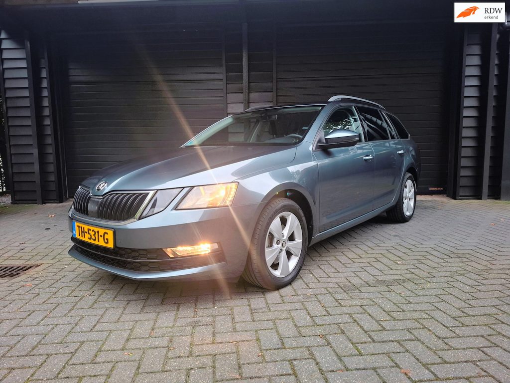 Skoda Octavia Combi 1.0 TSI Business Carplay climat cruise etc