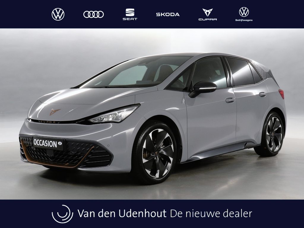 CUPRA Born e-Boost 63 kWh 231pk / SOH 99% / Navigatie / Full Link / 360-Camera