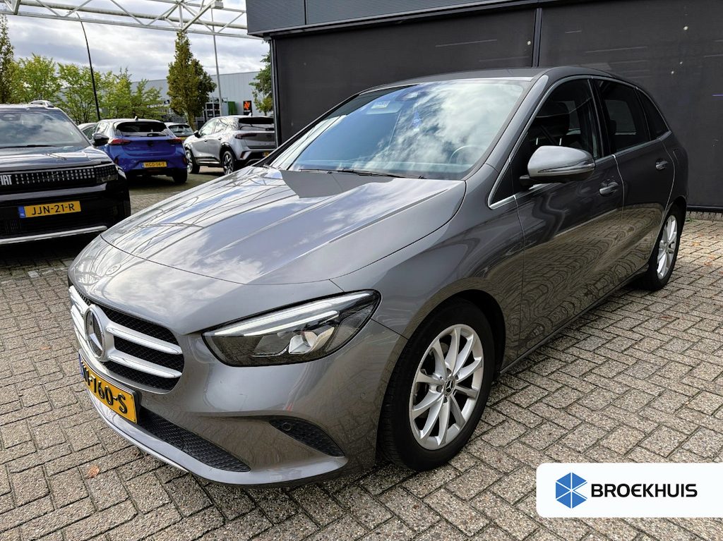 Mercedes-Benz B-klasse 180 Launch Edition | Navigatie | Elektr. Stoelen | 360 Camera | Climate Control | Cruise Control | Elektr. Achterklep | !!