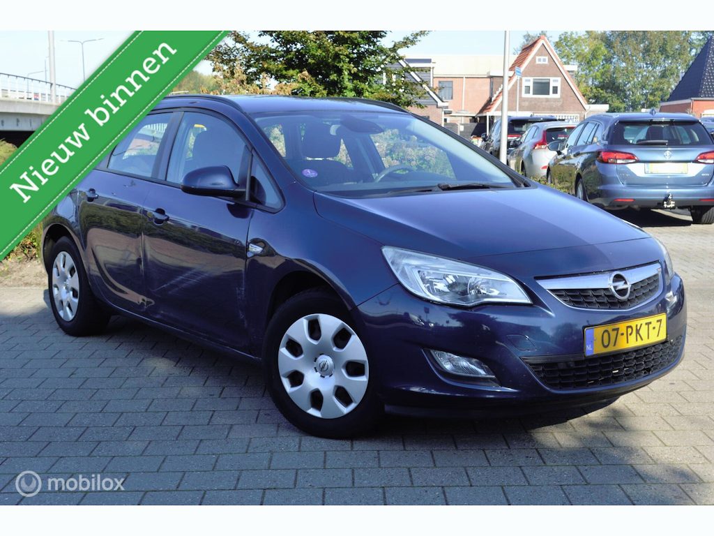 Opel Astra Sports Tourer 1.4 Selection | NWE APK | SCHADE |