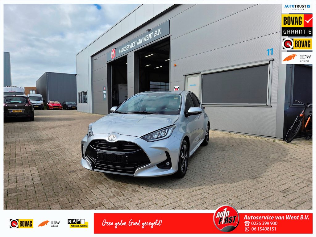 Toyota Yaris 1.5 Hybrid 115 Business Plus KEYLESS|NAVI|incl 1 jaar garantie