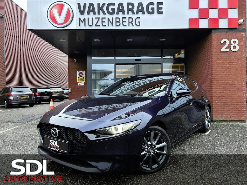 Mazda 3 2.0 e-SkyActiv-X M Hybrid 180PK!! // FULL LED // NAVI + CARPLAY // DODEHOEK // KEYLESS // 360 CAMERA // ADAPTIVE CRUISE // HUD