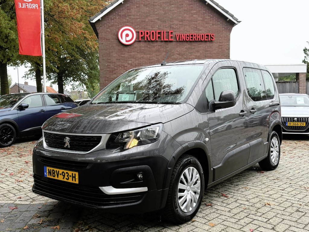 Peugeot Rifter 130 Pk Benzine Automaat * Naviagtie * Trekhaak * Vierseizoenenbanden * Airco * Cruise Control * Parkeersensoren * Vingerhoets; Vierde Generatie Eersteklas Service. Al meer dan 100 jaar een begrip in de Brabantse Kempen