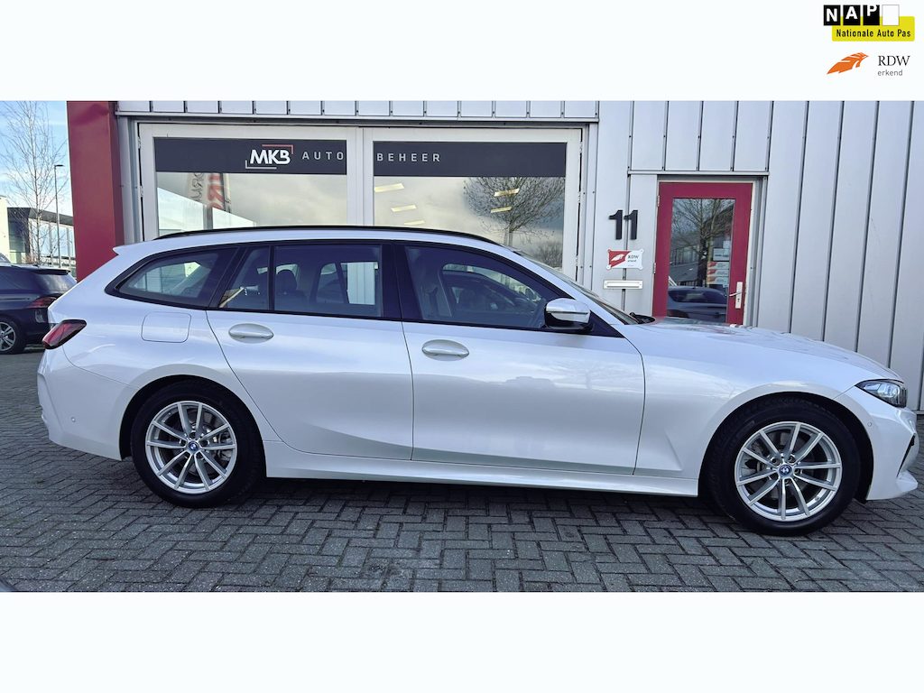 BMW 3-Serie Touring 320E WideScreen/Leer/LED