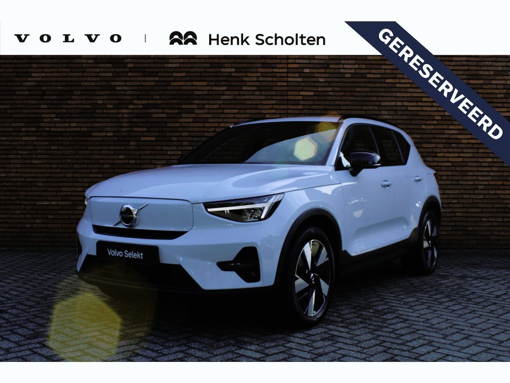 Volvo EX40 Single Motor Extended Range Plus 82 kWh | Trekhaak | Verwarmbare voorstoelen en stuurwiel | Premium audio by Harman Kardon | Keyless | Adaptieve cruise control | Warmtepomp