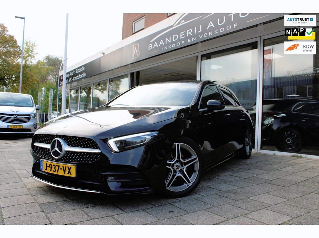 Mercedes-Benz A-klasse 180 Business Solution AMG Automaat | Pano | Carplay | Cruise control | Elec stoelen |Parkeersensoren&Camera