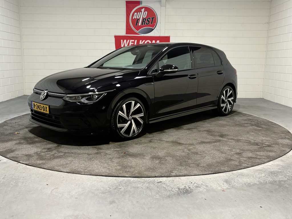Volkswagen Golf 1.5 eTSI R-Line, Apple carplay, Camera, 18 inch, Xenon, Cruise, Navi, Voledig onderhouden, Prijs incl. Apk, beurt en 3 mnd garantie