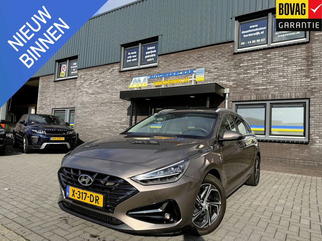Hyundai i30 Wagon 1.5 T-GDi MHEV Premium | 1E EIGENAAR | 3/6/12MND GARANTIE | SCHUIFDAK | AUTOMAAT | LED | STOEL/STUUR VERWRM. | CARPLAY | DAB | NAVI | LANE | CAMERA |