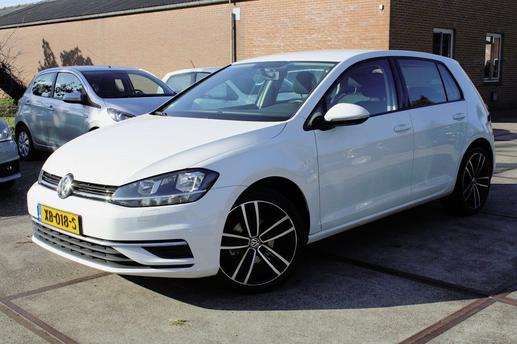 Volkswagen Golf 1.0 TSI / Nette wagen / DSG / Carplay / Cruise Cntrl / Stoelverwarming.