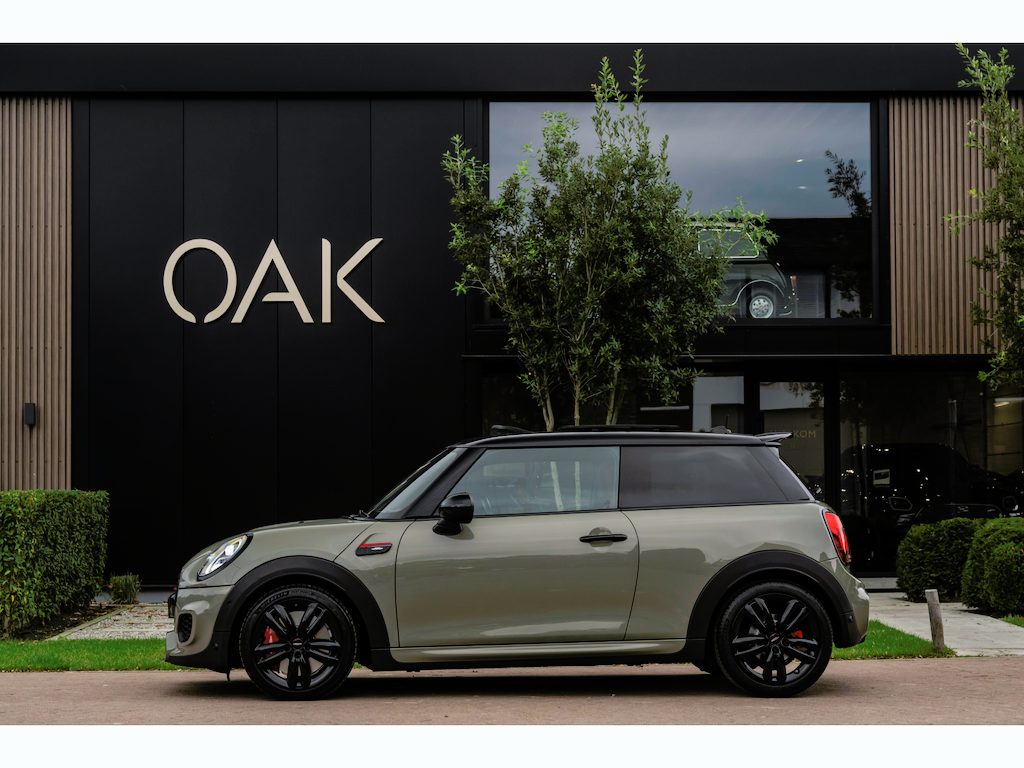 MINI John Cooper Works 3-Deurs 2.0 F1 Aut. | Navi | Carplay | Panorama | H&K | Camera | 17"LM | Emerald Grey