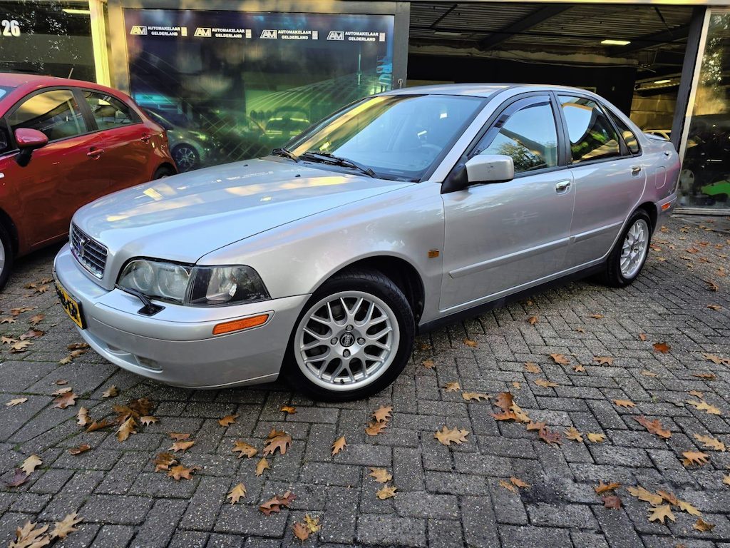 Volvo S40 1.8 Europa | KNAPPE AUTO | STOELVERWARMING | CRUISE | TREKHAAK | LMV |