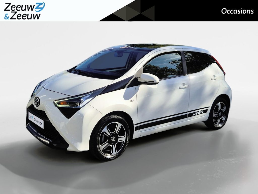 Toyota Aygo 1.0 VVT-i x-play | Airco | Bluetooth | Camera | 5 deurs | Zwart dak |